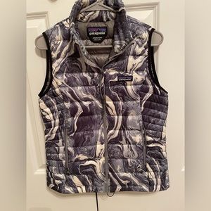 Patagonia Women’s down sweater Vest size small
